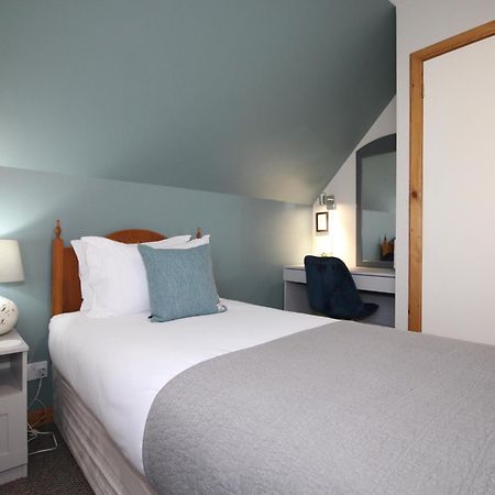Temple View Hotel Carinish Екстер'єр фото