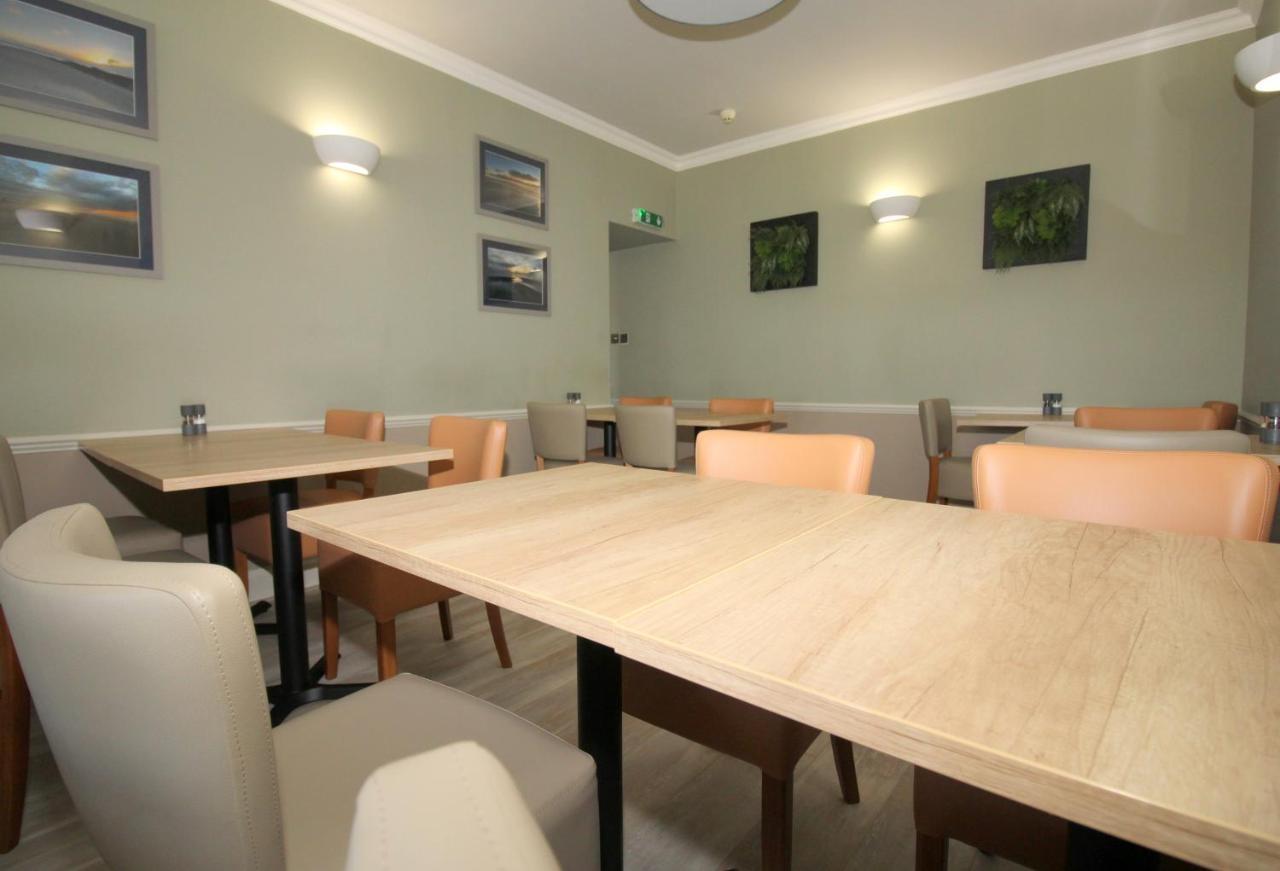 Temple View Hotel Carinish Екстер'єр фото