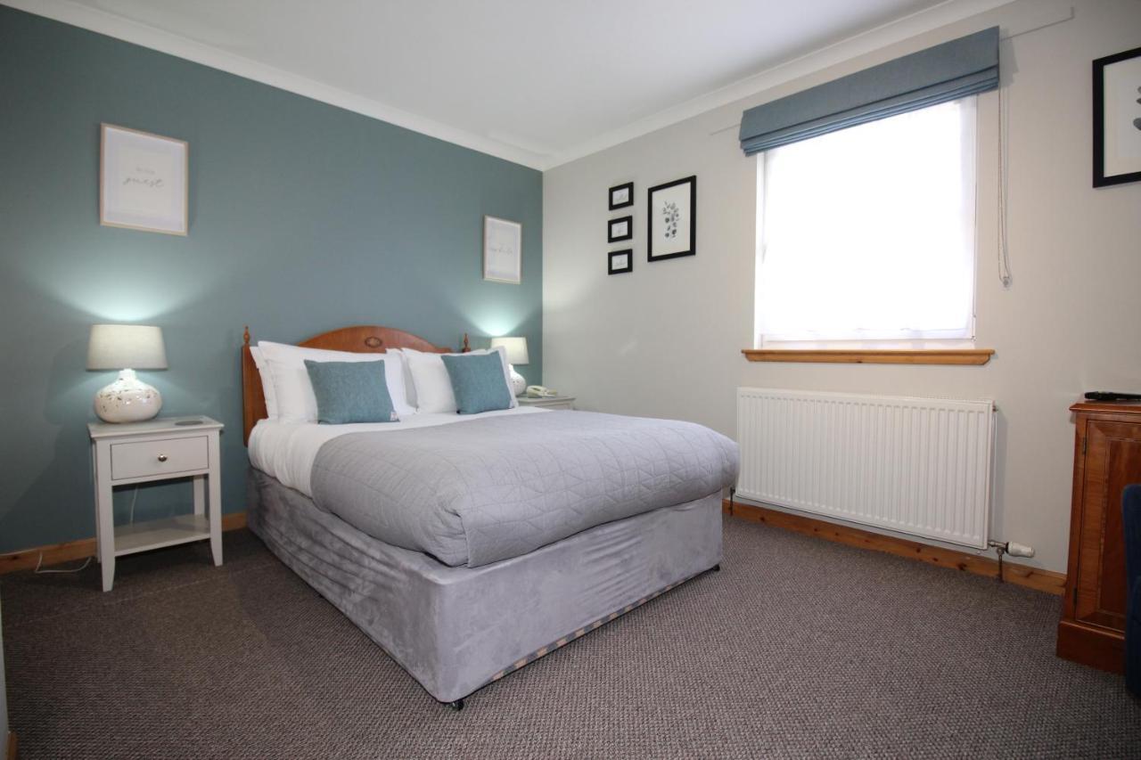 Temple View Hotel Carinish Екстер'єр фото