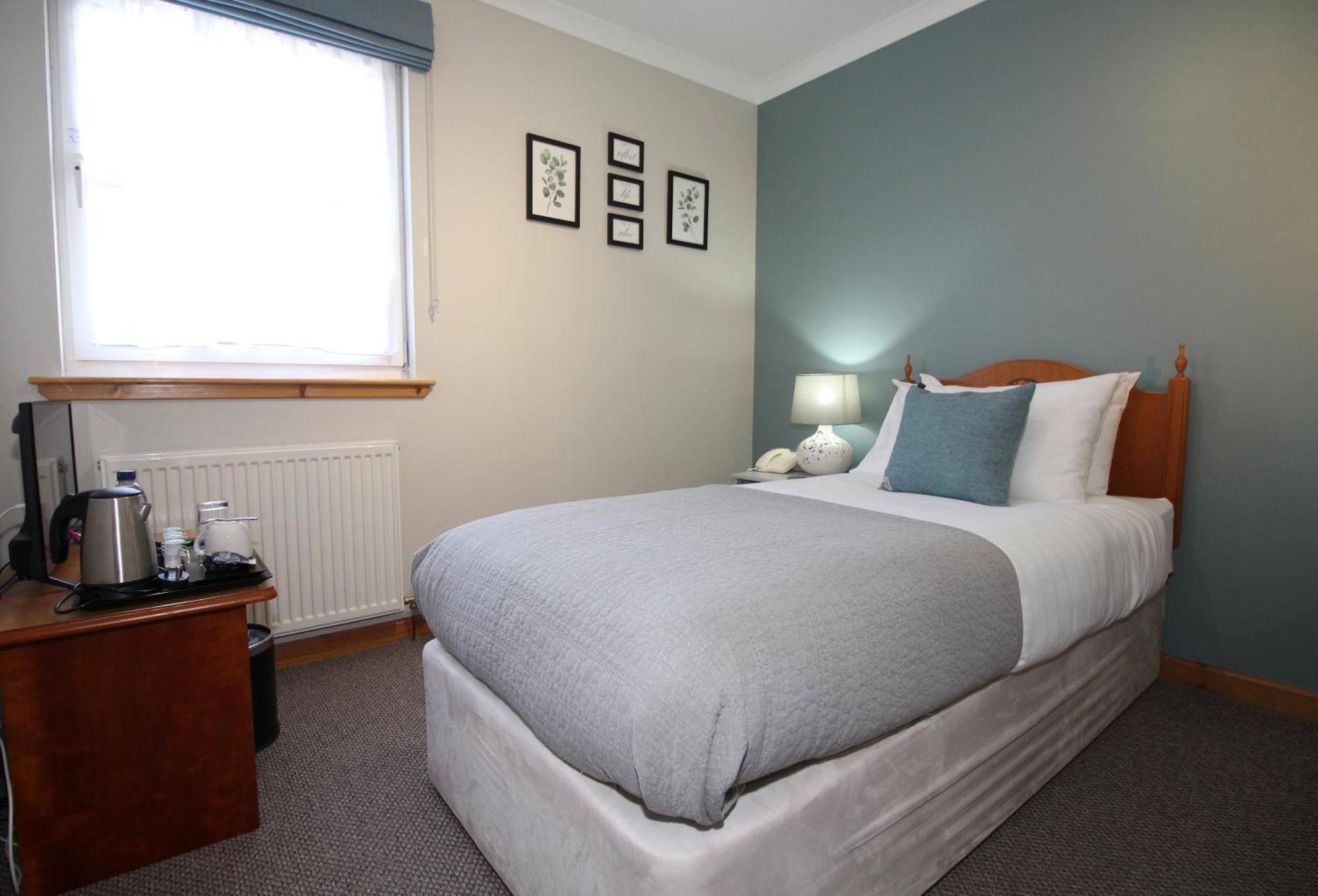 Temple View Hotel Carinish Екстер'єр фото